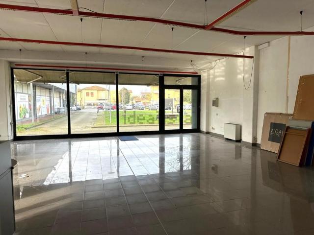 Locale Commerciale in vendita a Rughi, Porcari