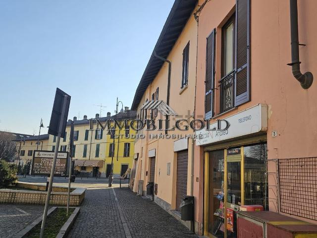 Locale Commerciale in vendita a Albairate, Lombardia