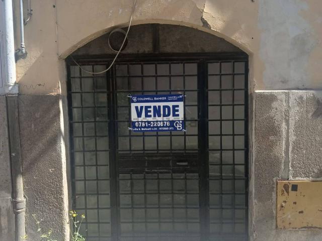 Locale Commerciale in vendita a Viterbo, Lazio