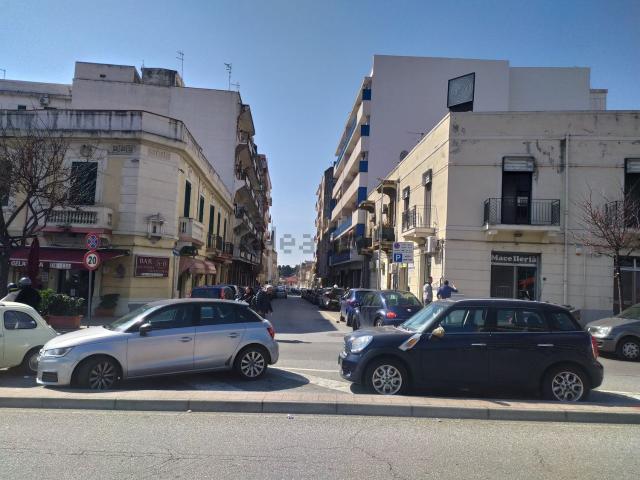 Locale Commerciale in vendita a III Circoscrizione, Messina