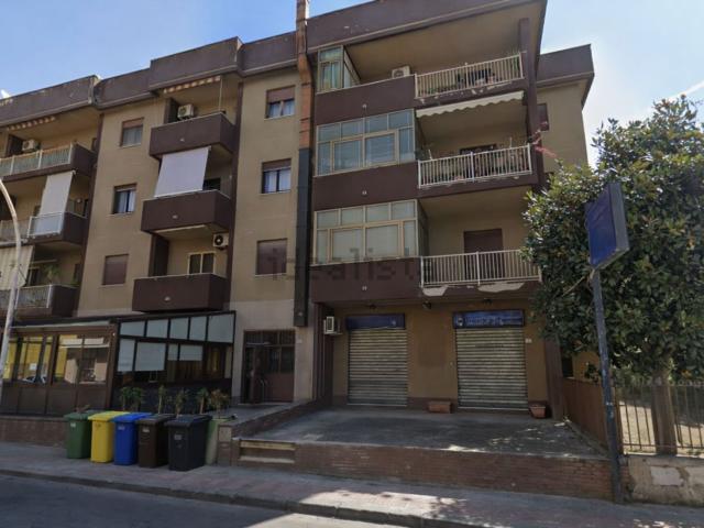 Locale Commerciale in vendita a Carlentini, Sicilia