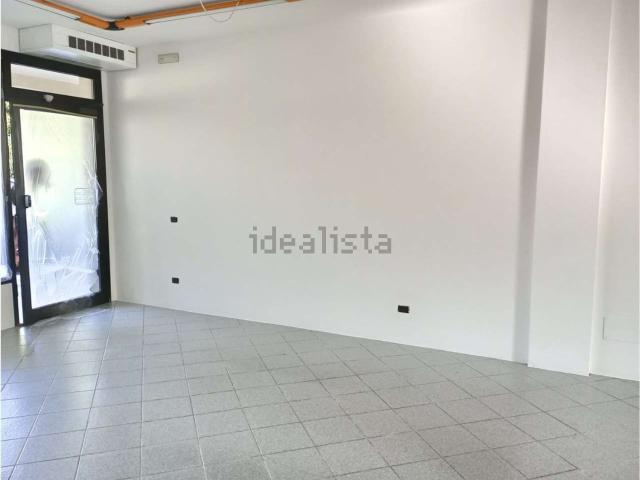 Locale Commerciale in vendita a Paese, Veneto