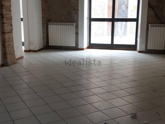 Locale Commerciale in vendita a Marche, Ascoli Piceno