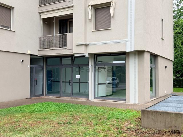 Locale Commerciale in vendita a Fornaci, Chiari