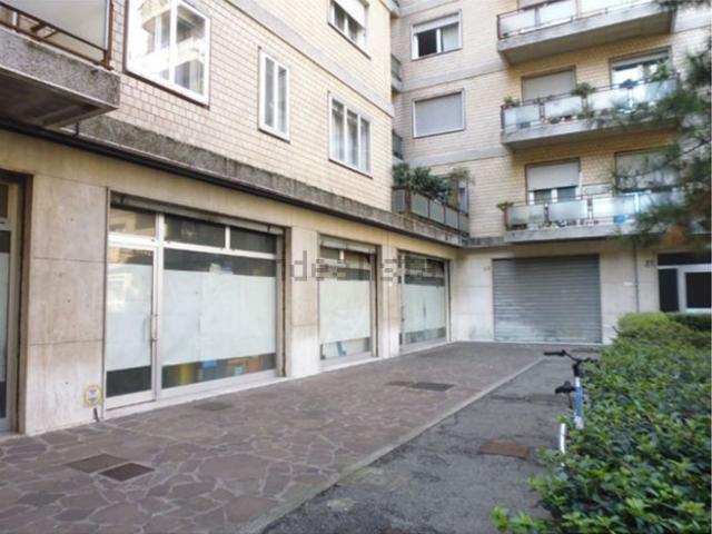 Locale Commerciale in vendita a Mestre-Carpenedo, Venezia
