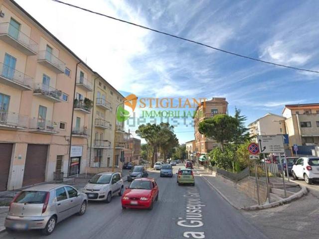 Locale Commerciale in vendita a Centro Storico, Campobasso