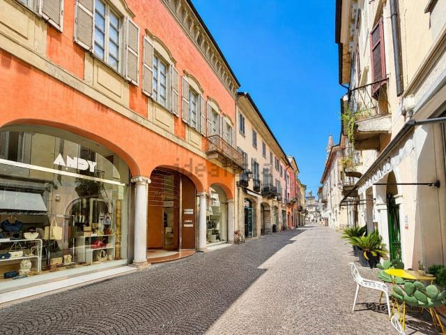 Locale Commerciale in vendita a Le Villette, Crema