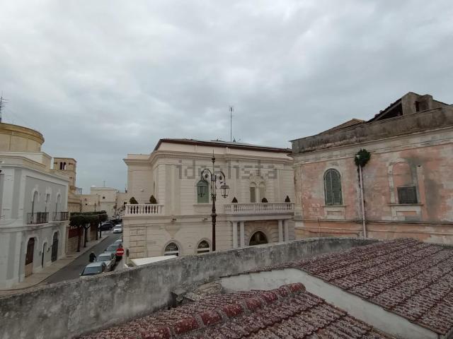 Locale Commerciale in vendita a Puglia, Taranto