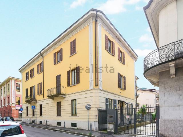 Locale Commerciale in vendita a San Bartolomeo, Como