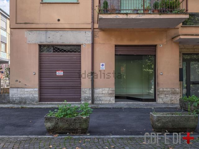 Locale Commerciale in vendita a Regina Pacis, Rieti