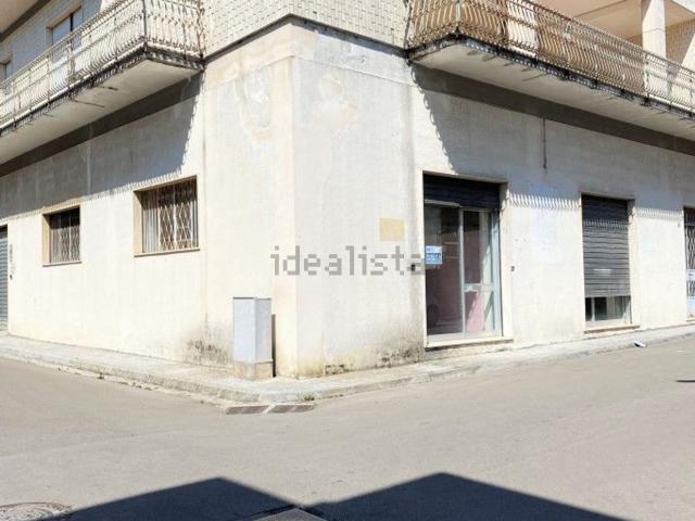 Locale Commerciale in vendita a Puglia, Lecce