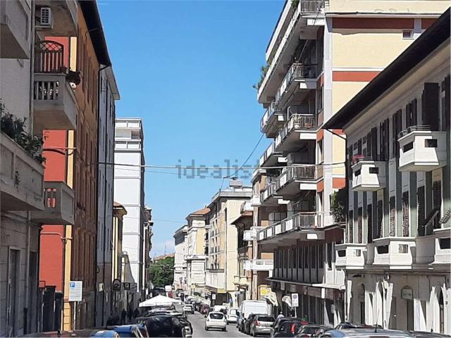 Locale Commerciale in vendita a Borgo Rodi, Marche