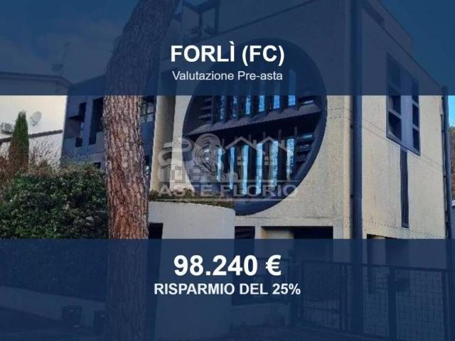 Locale Commerciale in vendita a Ravaldino, Forlì