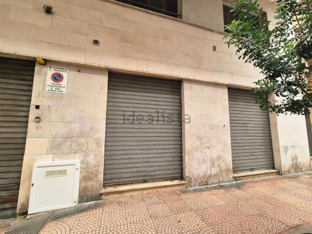 Locale Commerciale in vendita a Puglia, Taranto