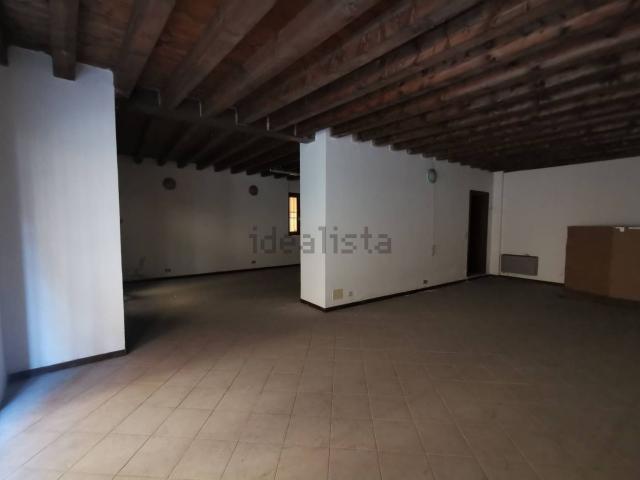 Locale Commerciale in vendita a Comunità montana della Valle Sabbia, Vobarno