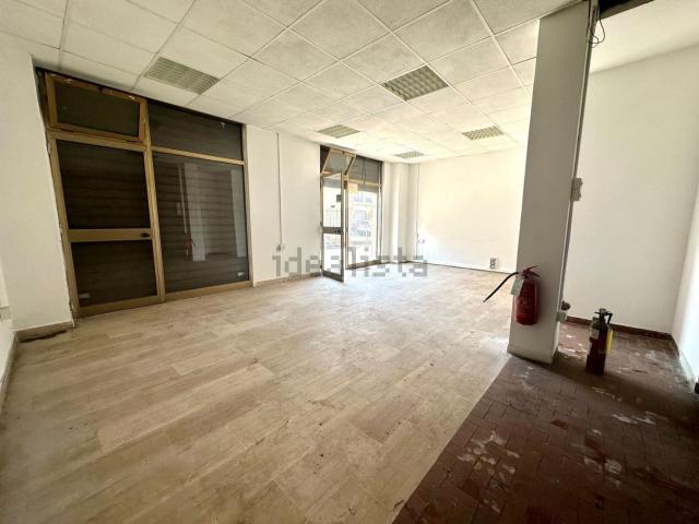 Locale Commerciale in vendita a Tor Lupara, Roma Capitale