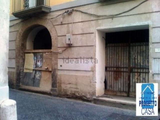Locale Commerciale in vendita a Nola, Campania