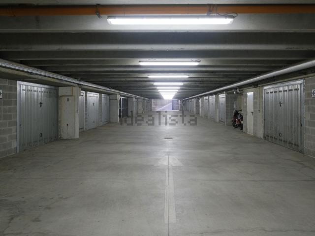 Locale Commerciale in vendita a Casello, Parma