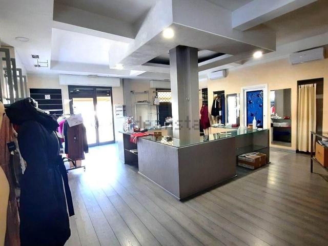 Locale Commerciale in vendita a La Spezia, Liguria