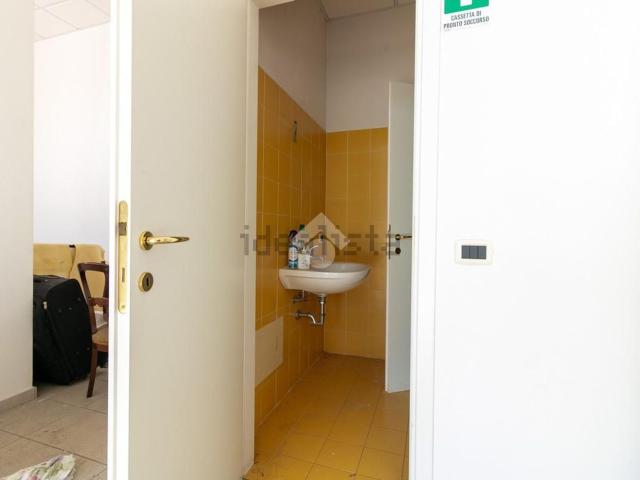Locale Commerciale in vendita a Unione di Comuni della Romagna Forlivese, Quattro