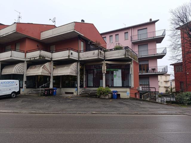 Locale Commerciale in vendita a Riccò di Fornovo, Fornovo Di Taro