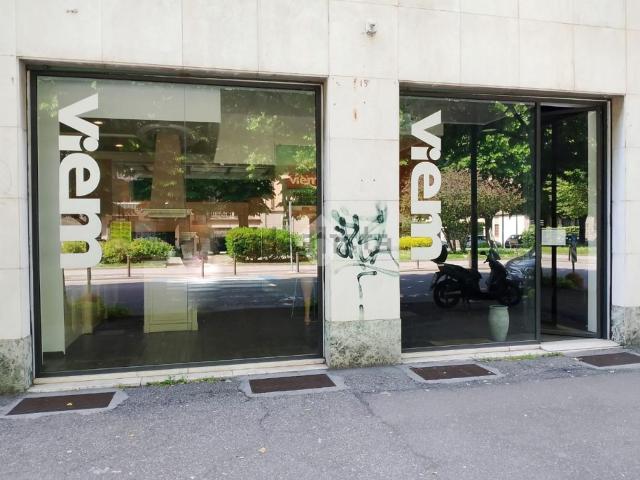 Locale Commerciale in vendita a Zona Nord, Brescia