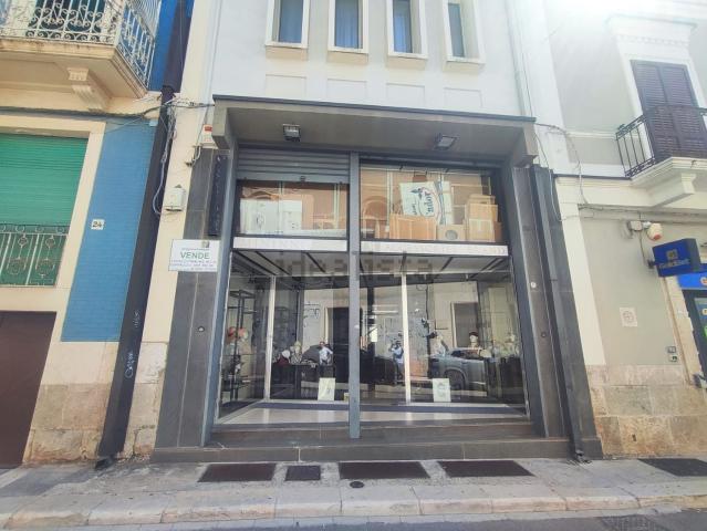 Locale Commerciale in vendita a Puglia, Bari