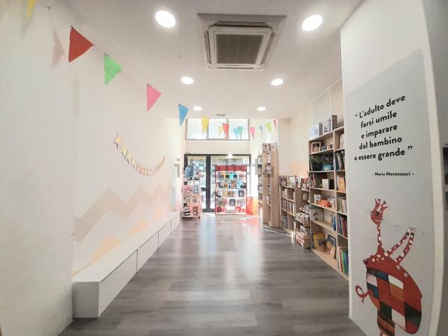 Locale Commerciale in vendita a Puglia, Lecce