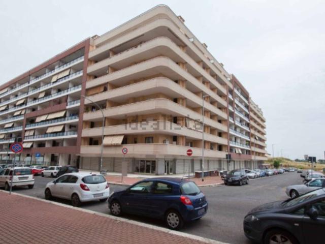 Locale Commerciale in vendita a Municipio Roma IX, Roma Capitale