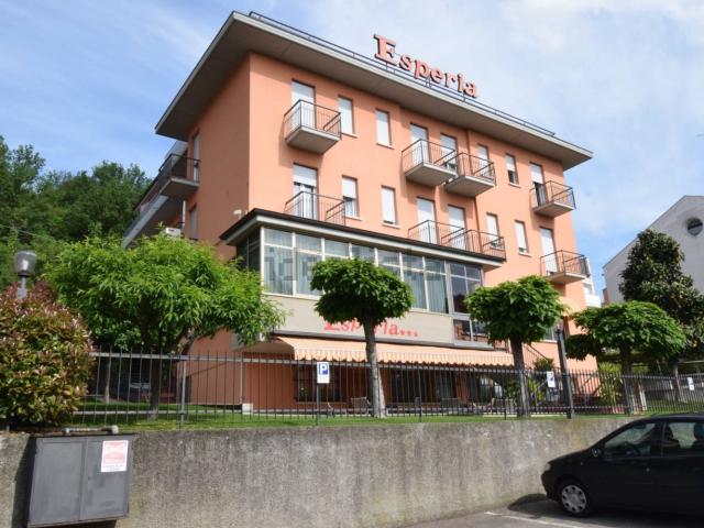Locale Commerciale in vendita a Bagni di Tabiano, Salsomaggiore Terme