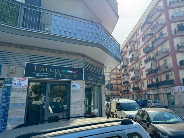 Locale Commerciale in vendita a Trani, Barletta-Andria-Trani