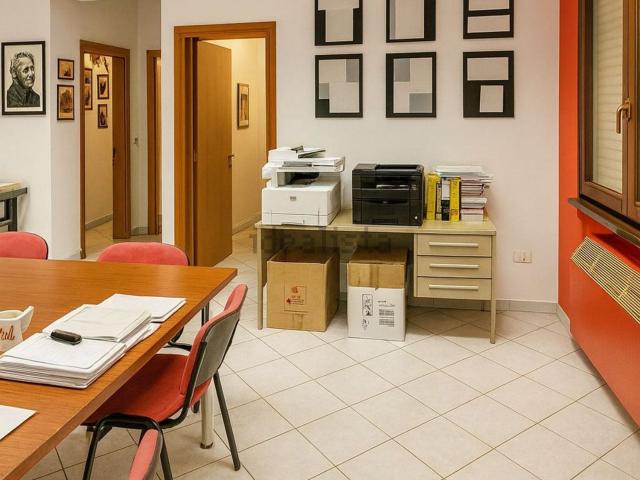 Locale Commerciale in vendita a Pegognaga, Lombardia