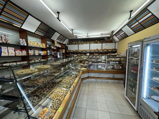 Locale Commerciale in vendita a Le Cure, Firenze