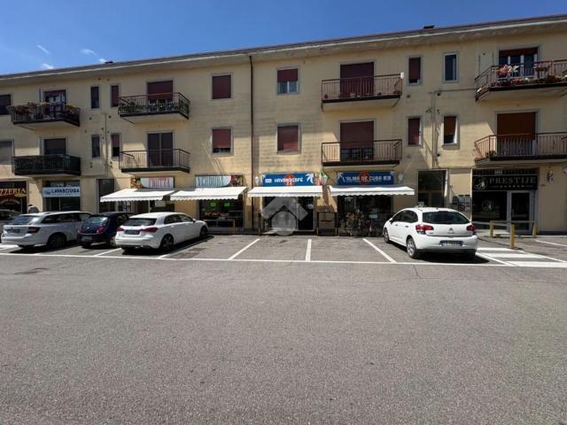 Locale Commerciale in vendita a Montichiari, Lombardia