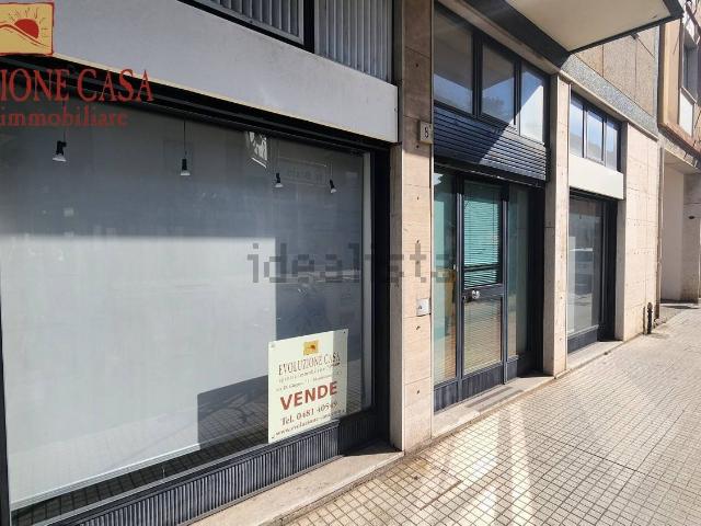 Locale Commerciale in vendita a Monfalcone, Friuli-Venezia Giulia