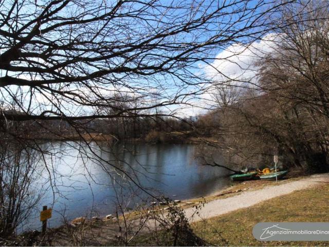 Locale Commerciale in vendita a Revine Lago