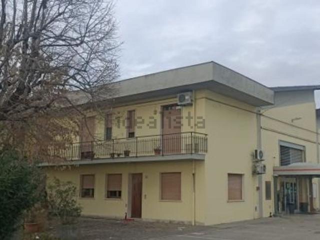 Locale Commerciale in vendita a Molinella, Reggio Emilia