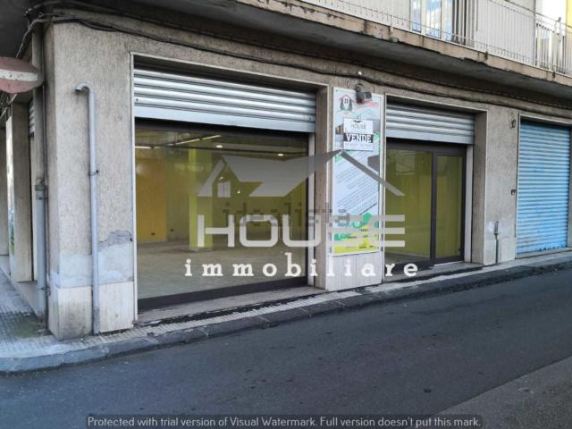 Locale Commerciale in vendita a Giarre, Sicilia