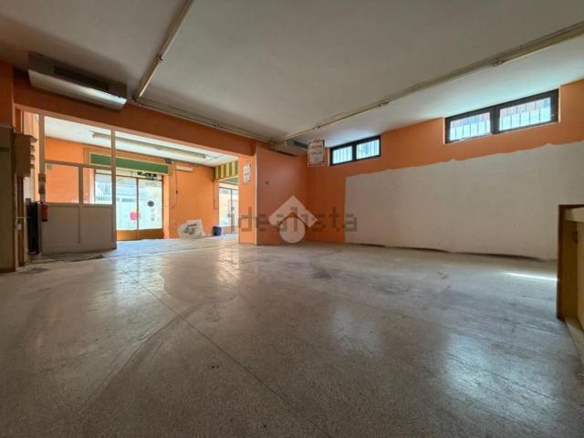 Locale Commerciale in vendita a Piemonte, Alessandria