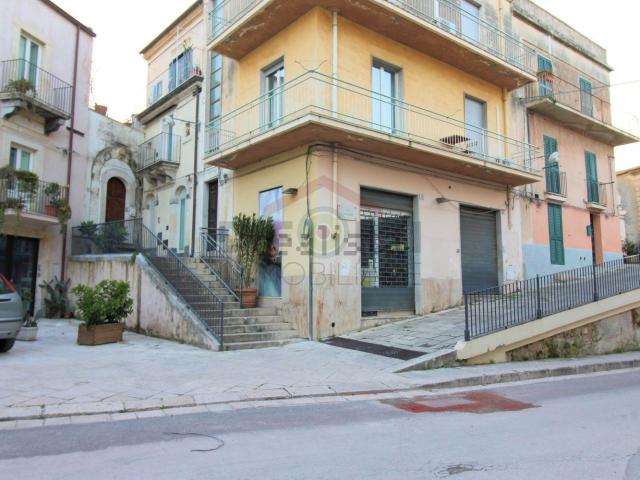Locale Commerciale in vendita a Ragusa Ibla, Ragusa
