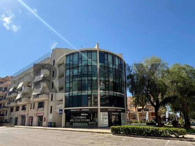 Locale Commerciale in vendita a Bagheria, Sicilia
