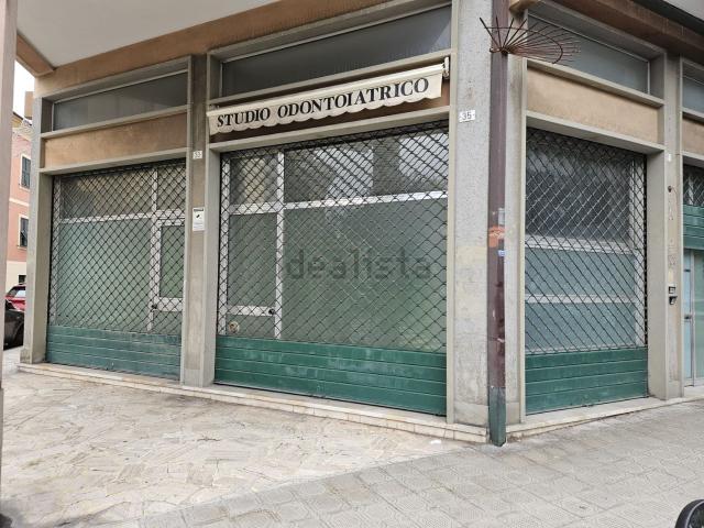 Locale Commerciale in vendita a Lavagna, Liguria