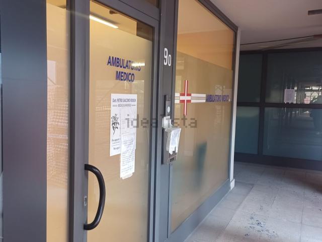 Locale Commerciale in vendita a Treviglio, Lombardia