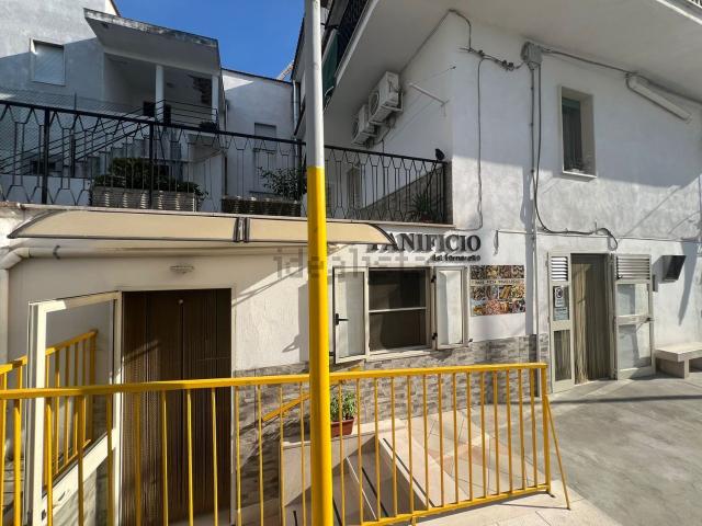 Locale Commerciale in vendita a Puglia, Foggia