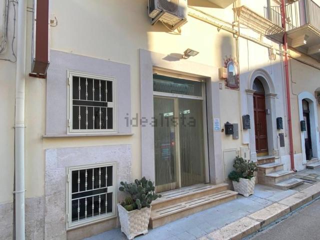 Locale Commerciale in vendita a Puglia, Bari