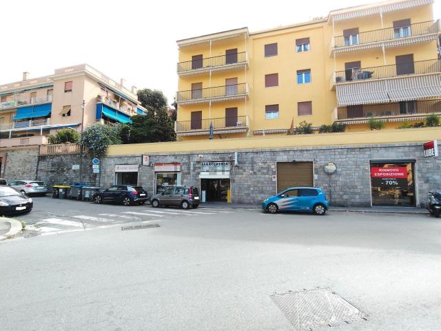 Locale Commerciale in vendita a Levante, Serra Riccò