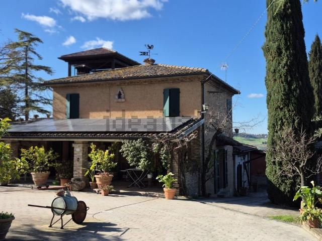 Locale Commerciale in vendita a Borghi, Reggio Emilia