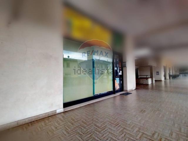 Locale Commerciale in vendita a Levanella, Montevarchi
