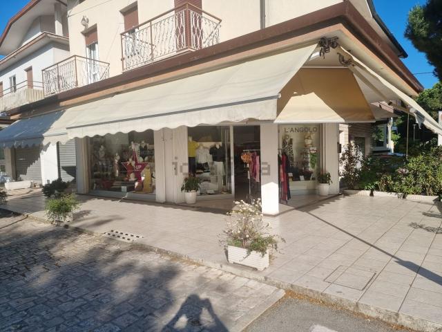 Locale Commerciale in vendita a Gatteo a Mare, Gatteo