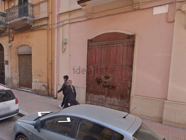 Locale Commerciale in vendita a Taranto